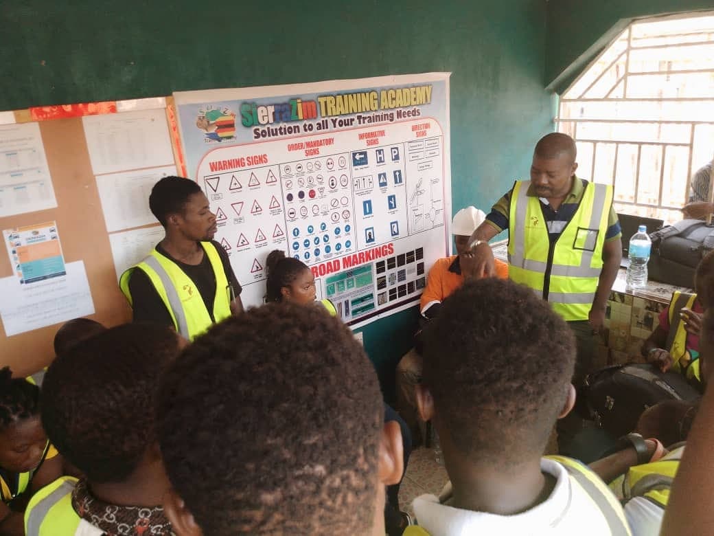 Instructor delivering an oral and theory classroom session